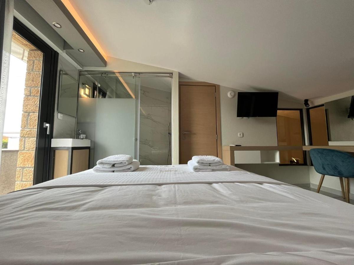 Artline Luxury Holiday home Flogita